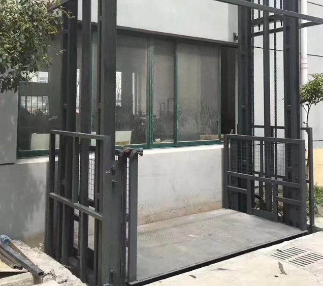 永定导轨式施工升降机助力民生工程提速增效